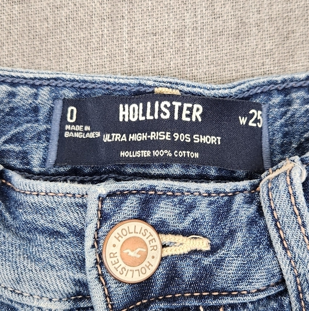 Hollister Ultra High-Rise 90s Distressed Style Shorts 100% Cotton. 0 - Picture 2 of 10